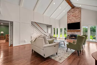 11119 Holly Springs Drive, Houston, TX 77042 - Photo 6