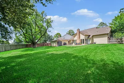 11119 Holly Springs Drive, Houston, TX 77042 - Photo 28