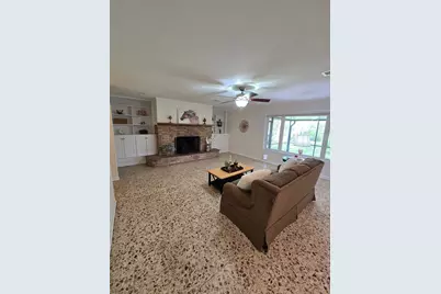 108 Van Winkle Street, Lake Jackson, TX 77566 - Photo 4