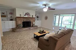 108 Van Winkle St, Lake Jackson, TX 77566 - Photo 4