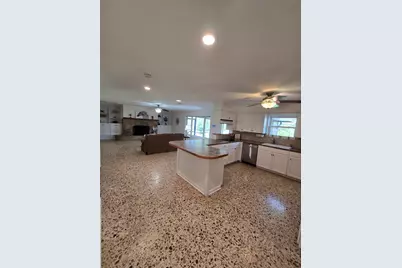 108 Van Winkle Street, Lake Jackson, TX 77566 - Photo 2