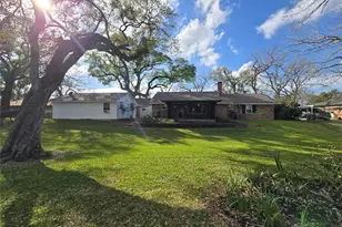 108 Van Winkle St, Lake Jackson, TX 77566 - Photo 20