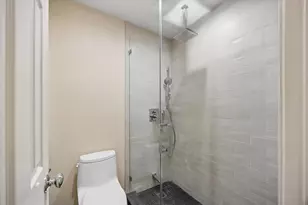 7555 Katy Fwy, Houston, TX 77024 - Photo 8