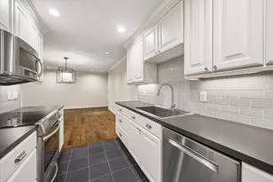 7555 Katy Fwy, Houston, TX 77024 - Photo 4