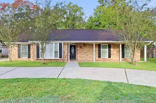 672 Ravensworth Dr, Conroe, TX 77302 - Photo 1