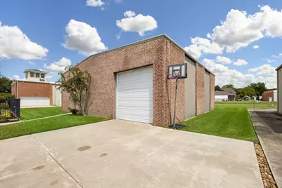2103 Airline Drive, Friendswood, TX 77546 - Photo 44