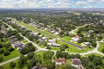 2103 Airline Drive, Friendswood, TX 77546 - Photo 2