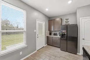 24818 Russet Bluff Trl, Houston, TX 77336 - Photo 14