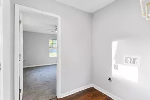 986 Dewalt St, Houston, TX 77088 - Photo 10