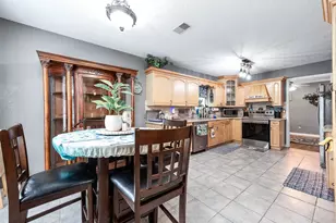 5404 Tanglebriar Dr, Dickinson, TX 77539 - Photo 10