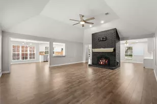 2105 Murfield Dr, League City, TX 77573 - Photo 6