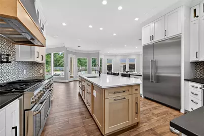 7 Spindrift Place, The Woodlands, TX 77381 - Photo 14