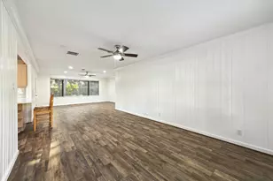 1309 Centennial Dr, Houston, TX 77055 - Photo 8
