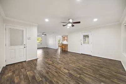 1309 Centennial Drive, Houston, TX 77055 - Photo 10