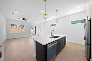 1307 Amundsen St N, Houston, TX 77009 - Photo 6