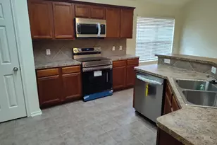6327 Bonnie Chase Ln, Katy, TX 77449 - Photo 8