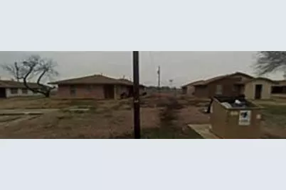 921 N Tyrus, Groesbeck, TX 76642 - Photo 2