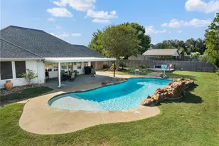 416 Cooks Ln, Franklin, TX 77856 - Photo 2