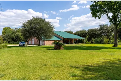 3245 W Highway 6, Alvin, TX 77511 - Photo 10
