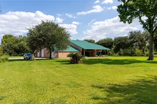 3245 W Hwy 6, Alvin, TX 77511 - Photo 10