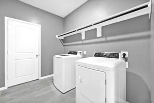 8318 Erasmus Landing Ct, Houston, TX 77044 - Photo 20