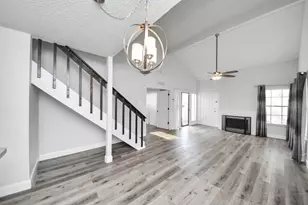 11917 Bob White Dr, Houston, TX 77035 - Photo 4