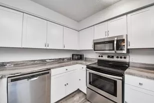 11917 Bob White Dr, Houston, TX 77035 - Photo 14