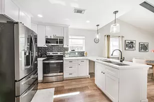 16510 Blackhawk Blvd, Friendswood, TX 77546 - Photo 10