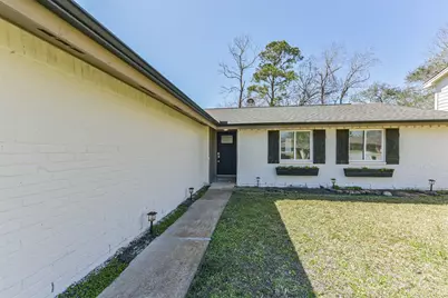 16510 Blackhawk Boulevard, Friendswood, TX 77546 - Photo 2