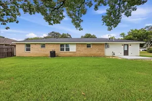 1716 Avenue E, Nederland, TX 77627 - Photo 22
