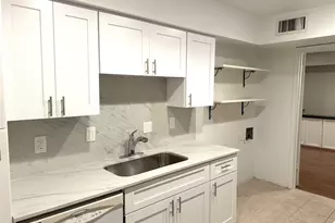359 N Post Oak Ln, Houston, TX 77024 - Photo 8