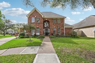 2202 Castle Bay Dr, League City, TX 77573 - Photo 1