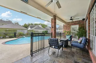 2202 Castle Bay Dr, League City, TX 77573 - Photo 38