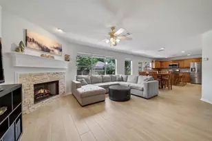 18 Orchid Grove Pl, The Woodlands, TX 77385 - Photo 8