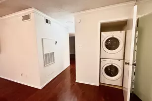 2750 Holly Hall St, Houston, TX 77054 - Photo 4