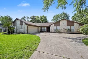 17419 Cassina Dr, Spring, TX 77388 - Photo 2