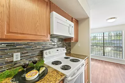 6633 W Airport Boulevard #1306, Houston, TX 77035 - Photo 8