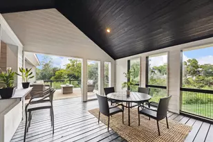 11 River Cir, Houston, TX 77063 - Photo 2