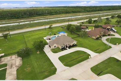 8999 Water Point Drive, Beach City, TX 77523 - Photo 44