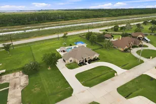 8999 Water Point Dr, Beach City, TX 77523 - Photo 44