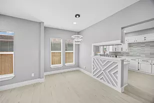 6333 Iron Rock St St, Houston, TX 77087 - Photo 10