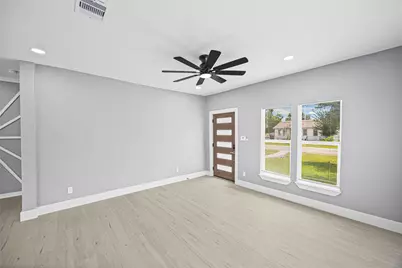 6333 Iron Rock St Street, Houston, TX 77087 - Photo 6