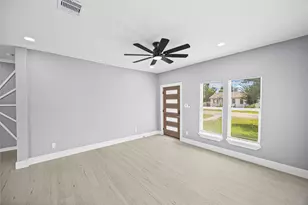 6333 Iron Rock St St, Houston, TX 77087 - Photo 6