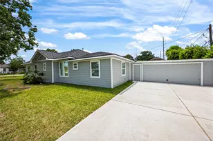 6333 Iron Rock St St, Houston, TX 77087 - Photo 20