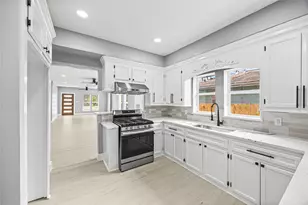 6333 Iron Rock St St, Houston, TX 77087 - Photo 12