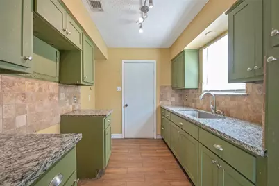 504 Raymond Street, La Marque, TX 77568 - Photo 12