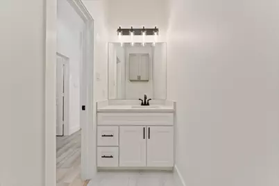 723 E 37th Street, Houston, TX 77022 - Photo 8