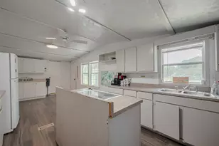 2316 Green Meadows Dr, Sealy, TX 77474 - Photo 18