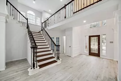 2715 Oakland Drive, Sugar Land, TX 77479 - Photo 2