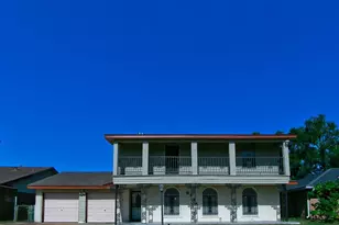 8435 Sterlingshire St, Houston, TX 77078 - Photo 2